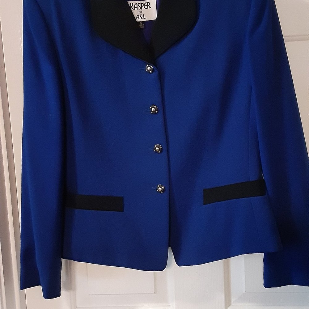 Kasper for A.S.L. beautiful cobalt blue, never worn, 100% wool, fully lined.